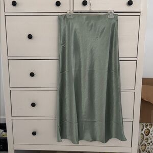 Elegant Green Satin Skirt Size L